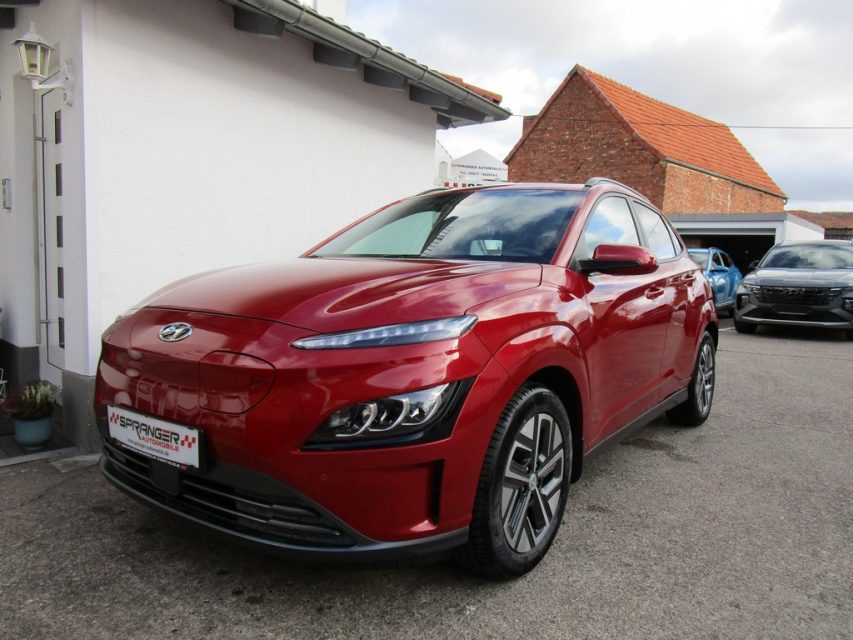 Hyundai Kona Elektro : Neuwagen EU, 204 PS, Pulse Red,  42.990,00 €